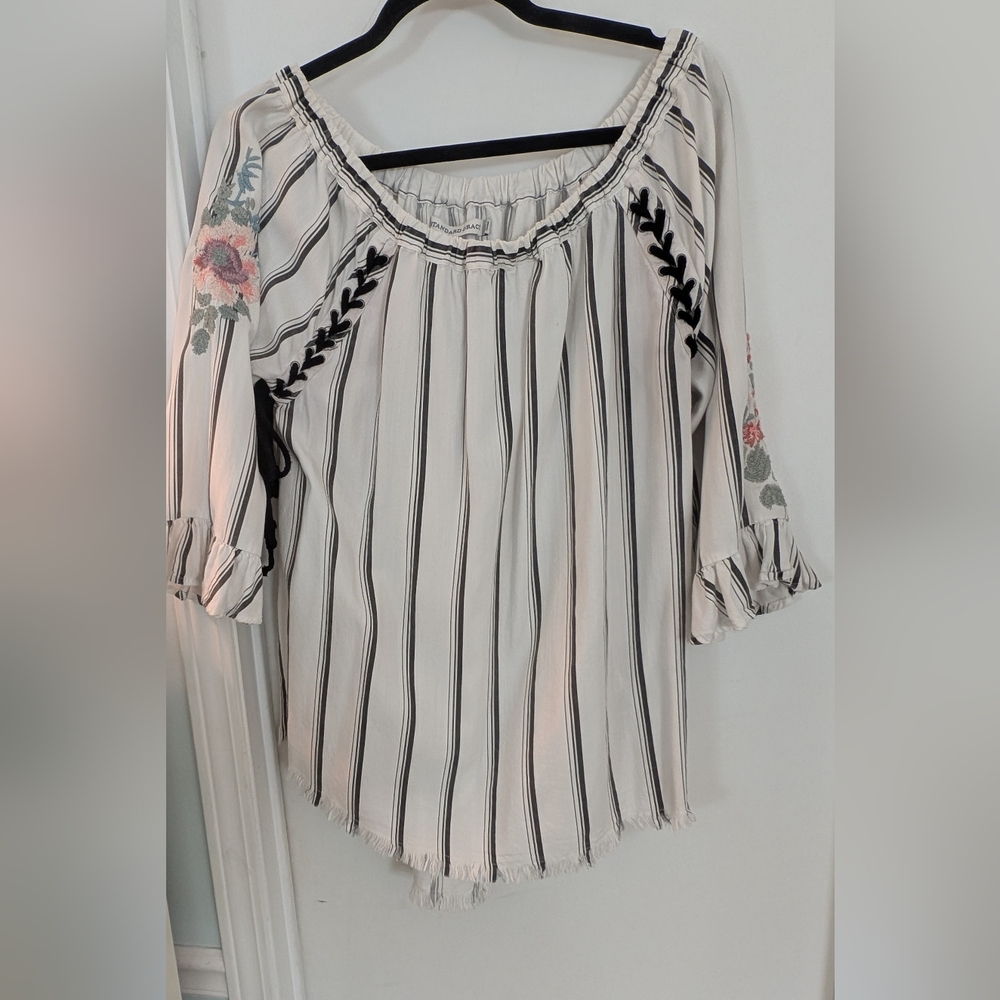 NWOT standard Blouse with Floral Embroidery